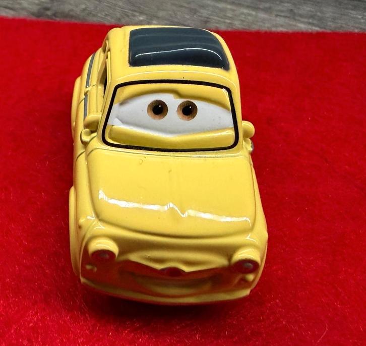 Disney Cars Luigi Neuf sans Emballage, Hobby & Loisirs créatifs, Voitures miniatures | Échelles Autre, Comme neuf, Voiture, Enlèvement ou Envoi