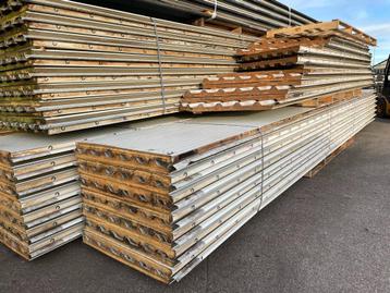 Sandwichpanelen 8250x1000 mm | 40 mm dik beschikbaar voor biedingen