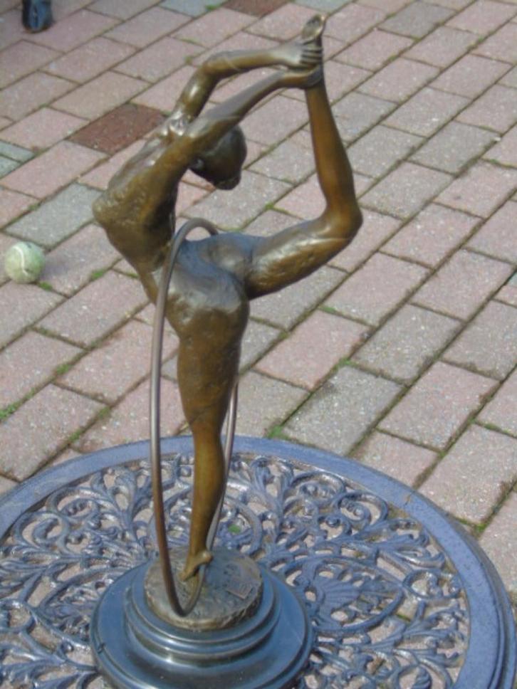 Een ballerina met de bronzen ring gesigneerd, MILO., Antiek en Kunst, Antiek | Brons en Koper, Brons, Ophalen