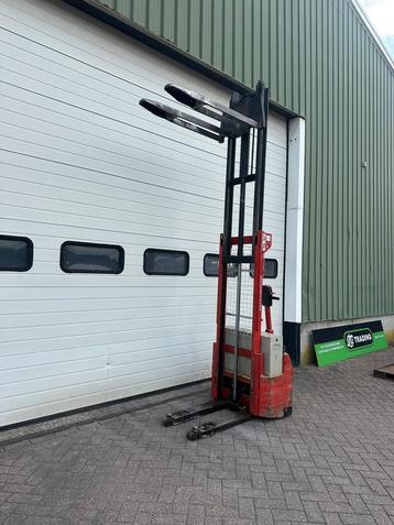 Electrische stapelaar beschikbaar voor biedingen