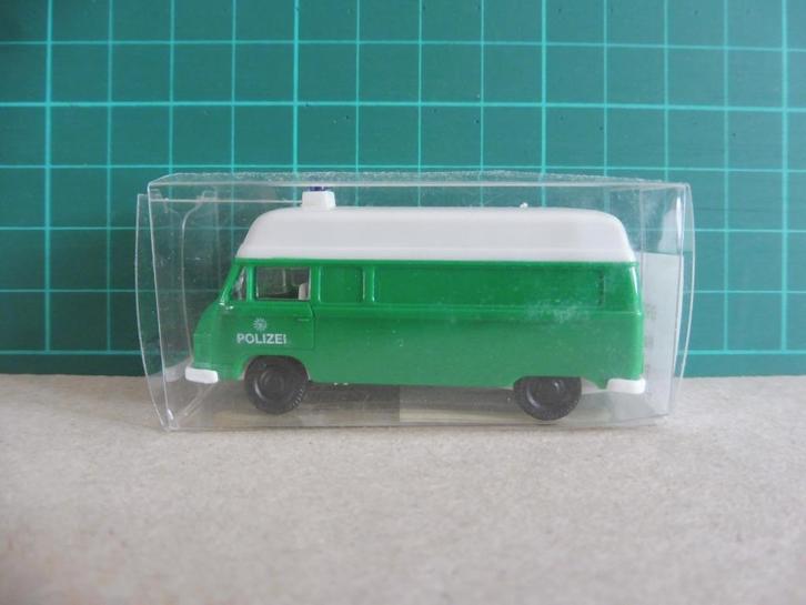 1:87 I.M.U. IMU 09004 Hanomag F35 1967 Kastenwagen 'Polizei', Hobby en Vrije tijd, Modelauto's | 1:87, Zo goed als nieuw, Auto