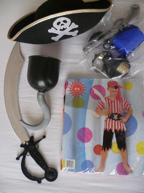 Verkleedkledij (piraat, brandweer,ridder,...) kind jongen, Enfants & Bébés, Costumes de carnaval & Déguisements, Comme neuf, Garçon