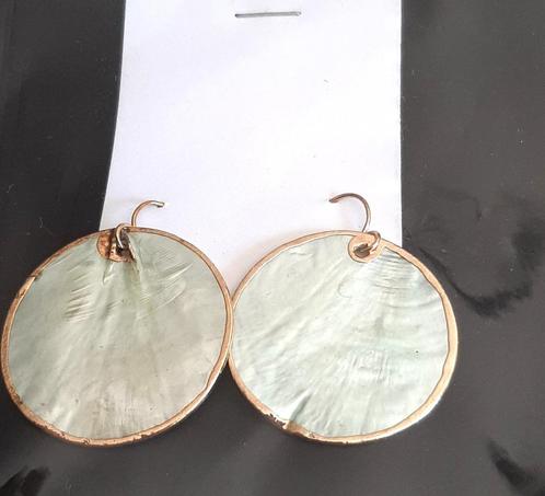 Te koop: Twee paar mooie blinkende oorbellen., Handtassen en Accessoires, Oorbellen, Zo goed als nieuw, Hangers, Overige materialen
