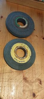 Twee slijpstenen  50 mm binnen doormeter, Doe-het-zelf en Bouw, Gereedschap | Slijpmachines, Ophalen of Verzenden, Zo goed als nieuw