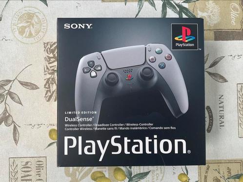 Playstation 5 Controller - 30th Anniversary, Games en Spelcomputers, Spelcomputers | Sony Consoles | Accessoires, Zo goed als nieuw
