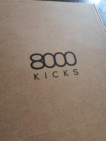 Chaussures 8000Kicks - etat neuf pointure 47