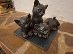 3 Chats en pierre sur ardoise noire, Verzamelen, Dierenverzamelingen, Ophalen, Gebruikt, Hond of Kat, Beeldje of Figuurtje