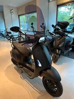 Vespa Sprint Notte I-get b klasse, Ophalen, Gebruikt