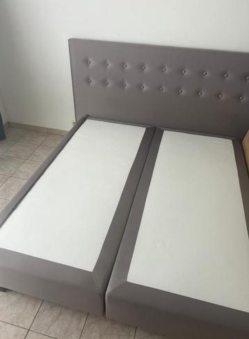 Tweepersoonsbed 2x1,80 m beschikbaar voor biedingen