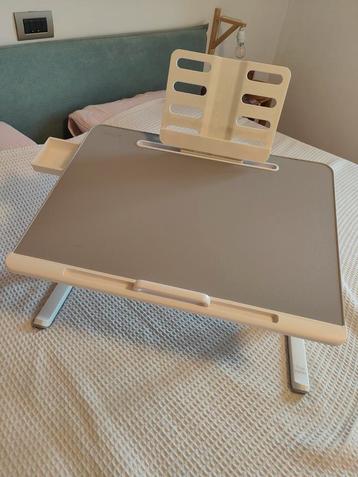 Bed/zetel laptoptafeltje beschikbaar voor biedingen