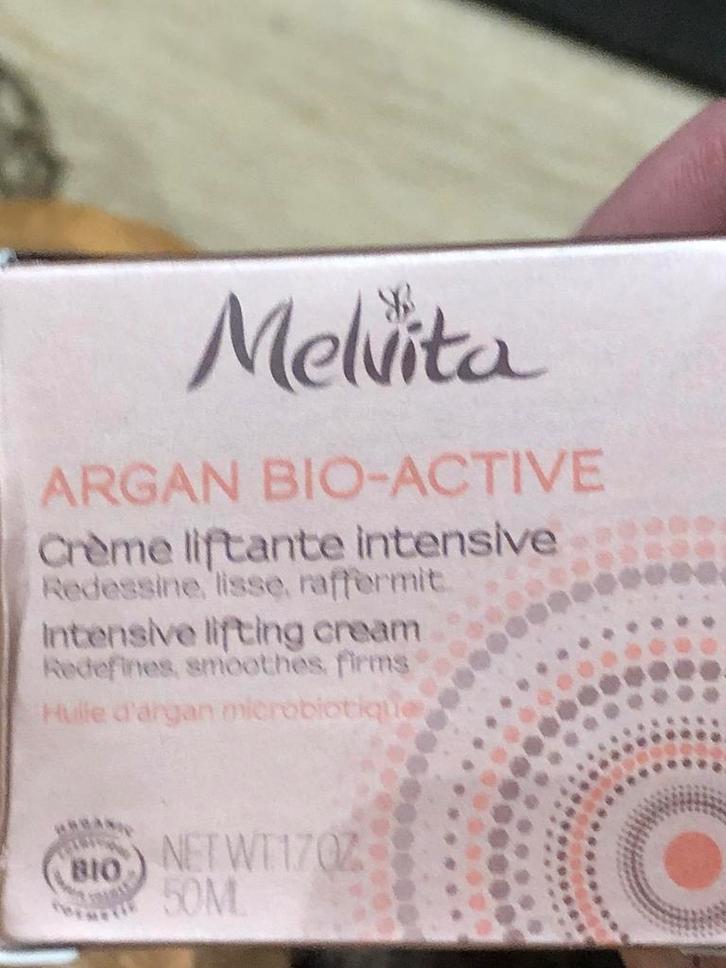 Crème liftante marque Melvita argan bio, Handtassen en Accessoires, Uiterlijk | Gezichtsverzorging, Nieuw, Ophalen of Verzenden