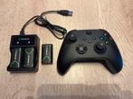 xbox controller en lader+batt, Ophalen, Zo goed als nieuw