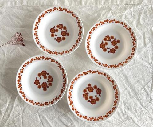 Lot de 4 assiettes creuses Arcopal Lotus, Antiek en Kunst, Antiek | Servies los, Ophalen of Verzenden