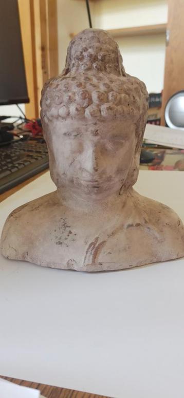 Buste boudha Pierre reconstituée beschikbaar voor biedingen