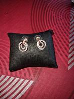 nr 4 oorbellen, Bijoux, Sacs & Beauté, Boucles d'oreilles, Enlèvement ou Envoi, Autres couleurs, Argent, Neuf
