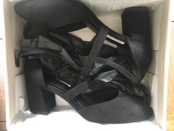 Nieuwe pumps van Tamaris maat 41 beschikbaar voor biedingen