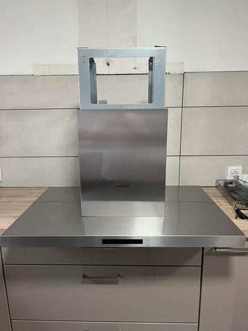 Hotte îlot central Siemens  disponible aux enchères