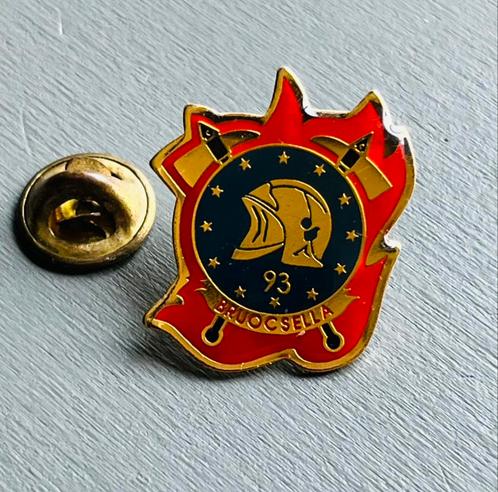 Brandweer pun district 93, Verzamelen, Speldjes, Pins en Buttons, Zo goed als nieuw, Verzenden