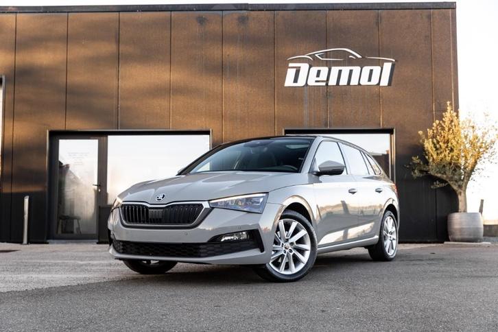 Skoda Scala 1.5 TSI DSG Pano dak/CarPlay/Elek trekhaak/Led/., Auto's, Skoda, Particulier, Te koop, Scala, ABS, Achteruitrijcamera