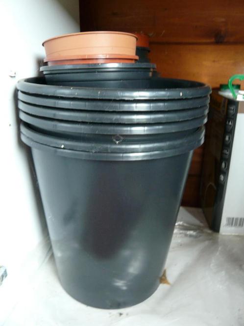 grote hoeveelheid gerecupereerde plantenpotten, Tuin en Terras, Bloempotten, Gebruikt, Kunststof, Binnen, Balkon, Tuin, Rond, Ophalen
