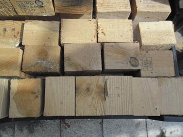 houten blokken 10x10 en 7cm dik +- 250 stuks één KOOP €25-, beschikbaar voor biedingen