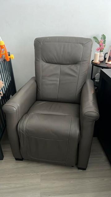 Relax zetel verstelbaar electrisch (LEDER) beschikbaar voor biedingen