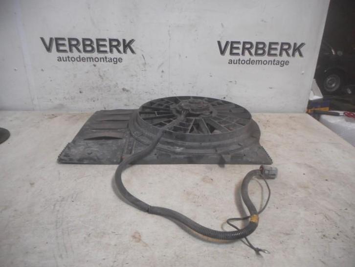 KOELVENTILATORMOTOR Volvo 940 I Estate (01-1990/10-1998), Auto-onderdelen, Airco en Verwarming, Volvo, Gebruikt