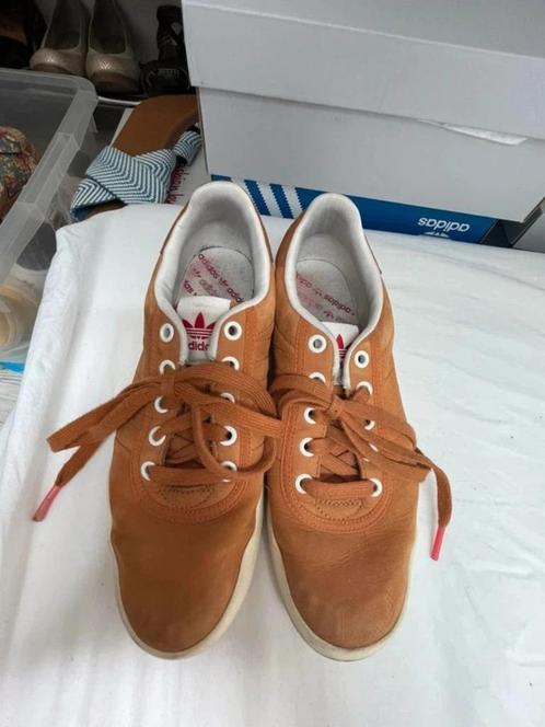 bruine sneakes dames adidas 38 2/3, Kleding | Dames, Schoenen, Gedragen, Sneakers, Bruin, Ophalen of Verzenden