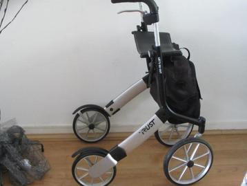 Prachtige Rollator Trust 6,2 kg, grote wielen! beschikbaar voor biedingen