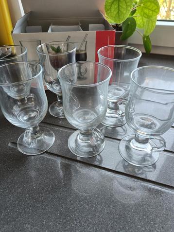 6 glazen voor thee, coctails of irish koffie beschikbaar voor biedingen