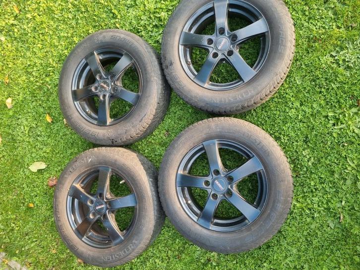 Hyundai i30 5x114.3 velgen winterbanden 195/65/15, Auto-onderdelen, Banden en Velgen, Band(en), Winterbanden, Ophalen