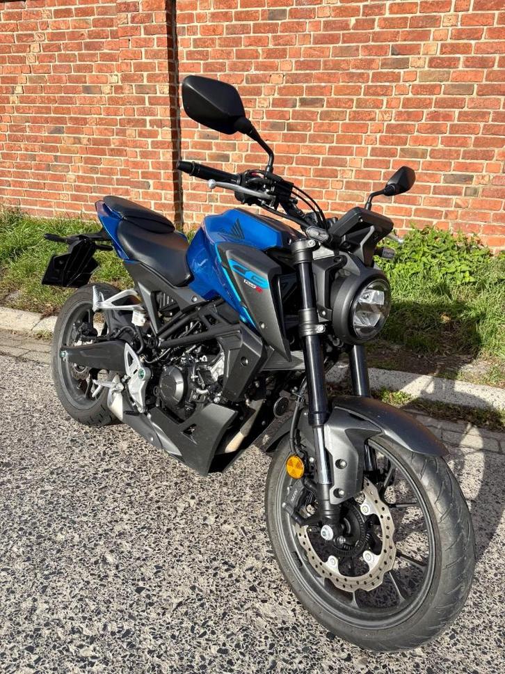 HONDA CB 125 R NEUVE 2025 seulement 640 km, Motoren, Motoren | Honda, Particulier, Naked bike, 11 kW of minder, 1 cilinder, Ophalen of Verzenden