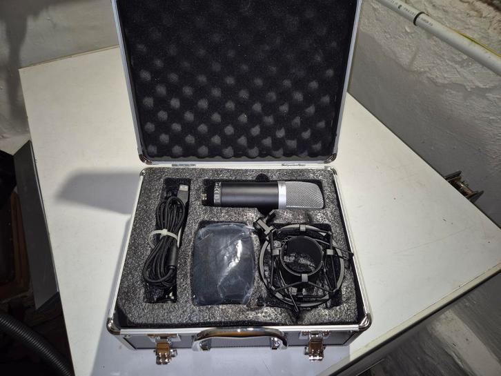 TRUST Microfoon USB Studio GXT252 Emita Zwart, Muziek en Instrumenten, Microfoons, Zo goed als nieuw, Ophalen