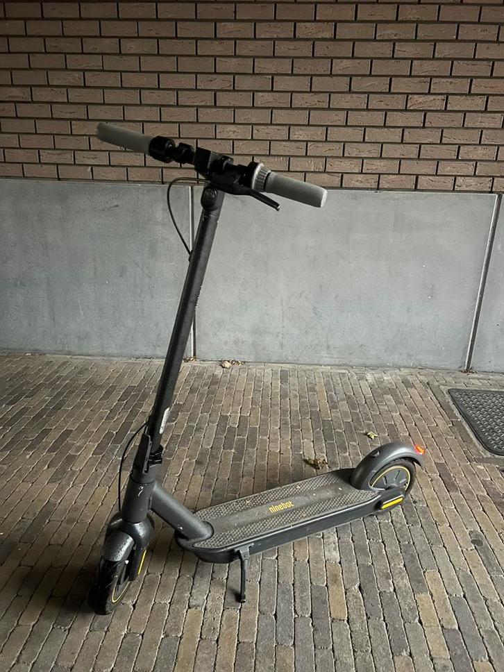 Ninebot g30 max, Fietsen en Brommers, Steps, Zo goed als nieuw, Elektrische step (E-scooter), Ophalen