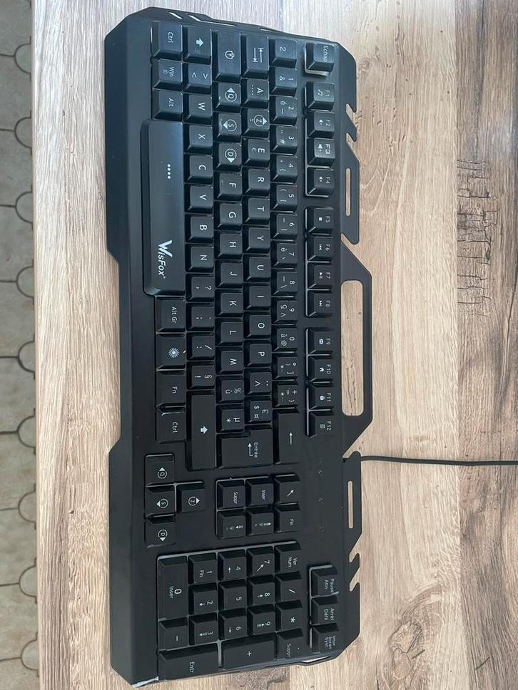 CLAVIER RGB WISFOX CE0142, Informatique & Logiciels, Claviers, Utilisé, Azerty, Filaire, Clavier gamer, Enlèvement ou Envoi