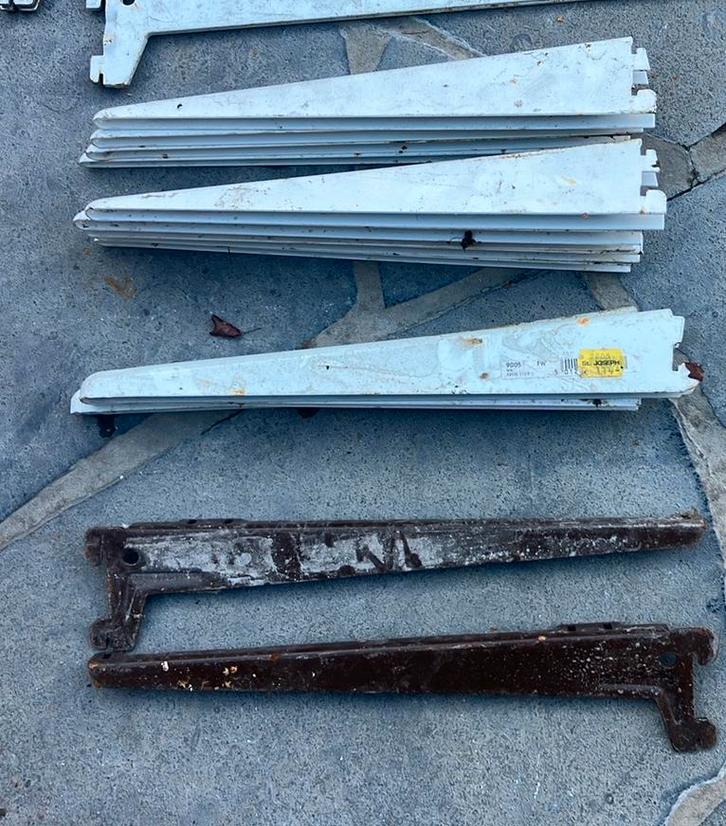 Metalen planksteun, Huis en Inrichting, Woonaccessoires | Wandplanken en Boekenplanken, Gebruikt, Ophalen