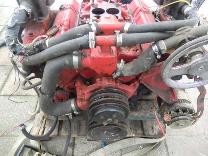 volvo penta aq v8, Watersport en Boten, Buiten- en Binnenboordmotoren, Gebruikt, Benzine, Binnenboordmotor, 30 pk of meer, Ophalen