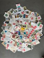 Lot de +/- 100 grammes de timbres, Enlèvement ou Envoi