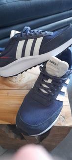 Basket addidas 42 neuves, Sports & Fitness, Comme neuf, Enlèvement, Chaussures