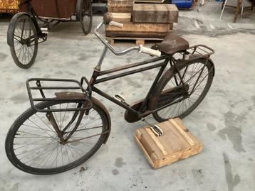 Antiek oldtimer Mand fiets vooroorlogs beschikbaar voor biedingen