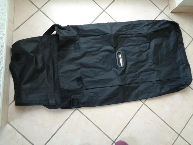 Housse pour synthé. Noire. 85 X 46 X 16 cm, Musique & Instruments, Boîtiers & Valises, Comme neuf, Autres instruments, Enlèvement ou Envoi