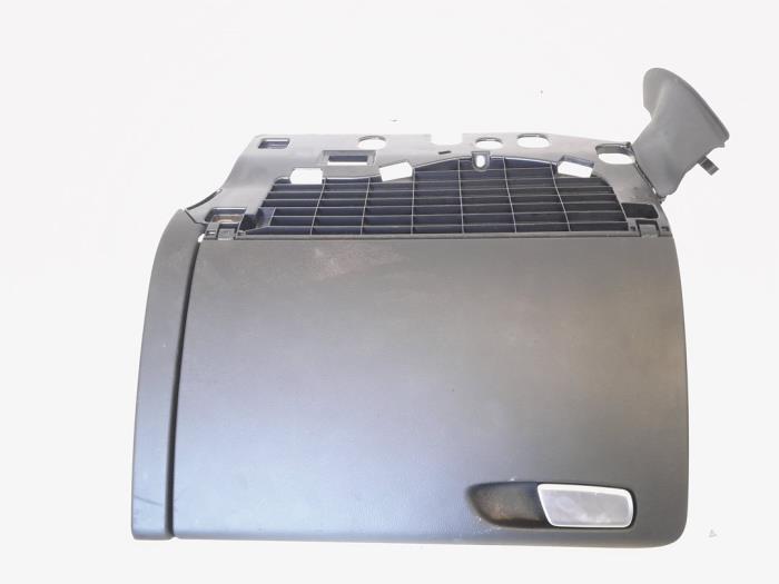 Boîte à gants d'un Audi A4, Autos : Pièces & Accessoires, Tableau de bord & Interrupteurs, Audi, Utilisé, 3 mois de garantie, Enlèvement ou Envoi