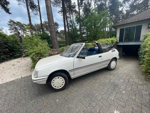 Peugeot cabrio 205, Auto's, Peugeot, Particulier, Benzine, 3 deurs, Wit, Voorwielaandrijving, Ophalen