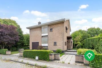 Ruime alleenstaande woning met 3 slaapkamers in Oostende beschikbaar voor biedingen