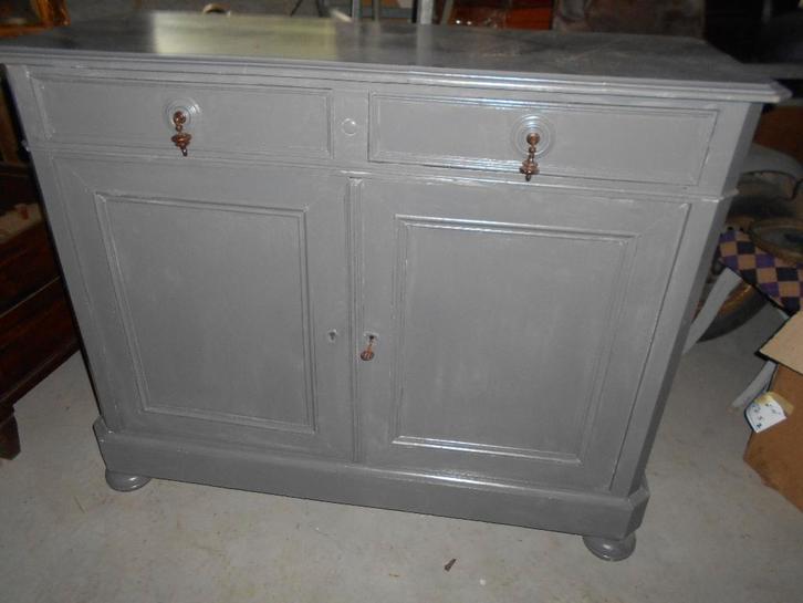Mooie oude buffetkast te koop in een tijdloze grijze kleur., Antiek en Kunst, Antiek | Meubels | Kasten, Ophalen