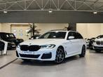 BMW 530e xDrive Touring M-Sport - 12 Mnd Garantie, Auto's, BMW, Automaat, Wit, Leder, Hybride Elektrisch/Benzine