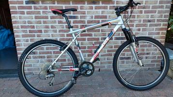 MAGNIFIQUE VTT AVALANCHE GT COMME NEUF 250 EUROS, Enlèvement, Comme neuf