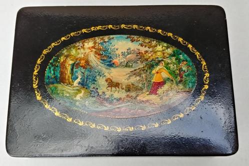 Russian Mstera Father Frost miniature box Vintage lacquered, Antiek en Kunst, Kunst | Beelden en Houtsnijwerken, Ophalen of Verzenden
