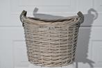 Rieten mand met houtblokken, Huis en Inrichting, Ophalen, Zo goed als nieuw