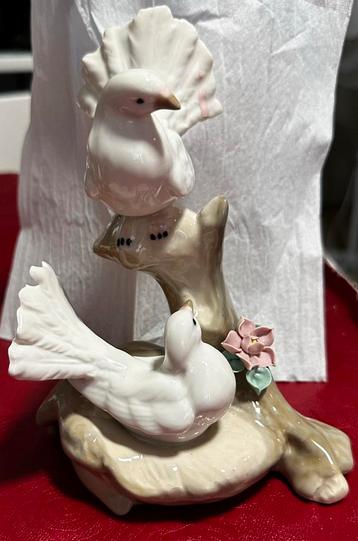 Vintage porseleinen beeldje – 2 witte duiven, Japan beschikbaar voor biedingen